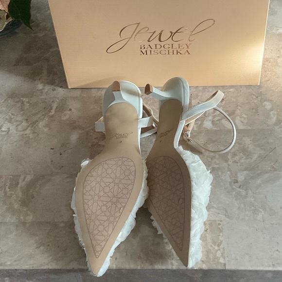 BADGLEY MISCHKA Bridal  Shoes Size 9 - Picture 4 of 4